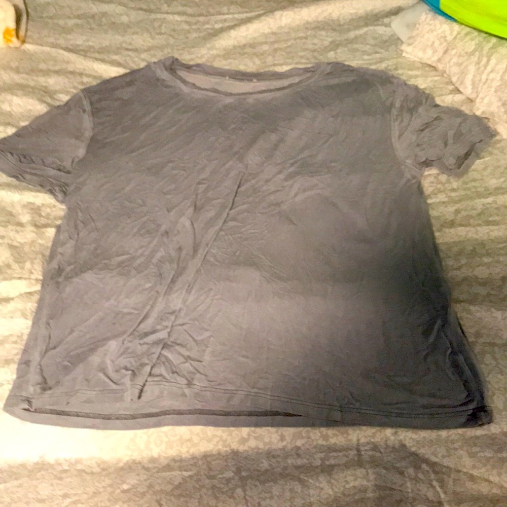 Unlabeled gray tshirt